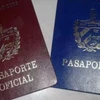 Hộ chiếu công vụ và hộ chiếu phổ thông của Cuba. (Nguồn: FORESIGHTCUBA)