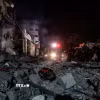 Tòa nhà bị phá hủy sau vụ không kích của Israel xuống al-Rimal, khu vực lân cận thành phố Gaza, ngày 15/5. (Ảnh: THX/TTXVN)