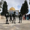 Cảnh sát Israel được triển khai để giải tán đám đông bạo lực tại đền thờ Al-Aqsa mà người Do Thái gọi là Núi Đền ở Jerusalem. (Ảnh: AFP/TTXVN)