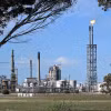 Một nhà máy lọc dầu ở Geelong, Australia. (Ảnh: THX/TTXVN)