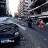 Ô tô bị phá hủy sau cuộc không kích của Israel tại Beirut, Liban. (Ảnh: THX/TTXVN)