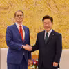 Tổng thống Hàn Quốc Lee Jae Myung (phải) và Bộ trưởng Tài chính Hoa Kỳ Scott Bessent gặp nhau tại Nhà Xanh. (Nguồn: Phủ Tổng thống Hàn Quốc)