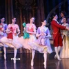 Các nghệ sỹ biểu diễn vở ballet “The Nutcracker” (Kẹp hạt dẻ) tại chương trình. (Ảnh: Phạm Kiên/TTXVN)