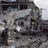 Tòa nhà tại phía Đông Nam thành phố Gaza bị phá hủy sau cuộc không kích của Israel. (Ảnh: THX/TTXVN)