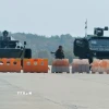 Binh sỹ gác tại một chốt kiểm soát ở Naypyidaw, Myanmar ngày 1/2/2021. (Ảnh: AFP/TTXVN)
