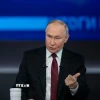 Tổng thống Nga Vladimir Putin phát biểu tại cuộc họp báo ở Moskva. (Ảnh: THX/TTXVN)