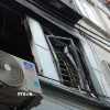 Vụ cháy tại ngôi nhà 3 tầng ở số 87a ngách 99/110/85 Định Công Hạ (Hoàng Mai, Hà Nội) khiến 4 người thương vong. (Ảnh: Hoàng Hiếu/TTXVN)