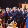 Tổng Bí thư Tô Lâm, Chủ tịch nước Lương Cường và các đồng chí lãnh đạo Đảng, Nhà nước với người có công, nhân chứng lịch sử tiêu biểu. (Ảnh: Thống Nhất/TTXVN)