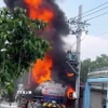 Hiện trường vụ cháy xe bồn chở xăng ở Nhà Bè