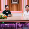 Hai phu nhân cùng nhau thăm Nhà hát lớn quốc gia Trung Quốc và có cuộc giao lưu, chia sẻ thân tình, cởi mở về các trải nghiệm thực tế cũng như việc giao lưu, phát triển văn hóa giữa hai nước. (Ảnh: TTXVN)