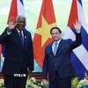 Thủ tướng Phạm Minh Chính hội kiến Chủ tịch Quốc hội Cuba Esteban Lazo Hernandez. (Ảnh: Dương Giang/TTXVN)
