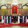 Chủ tịch nước Lương Cường chúc Tết cán bộ, công chức, viên chức, người lao động Văn phòng Chủ tịch nước. (Ảnh: Lâm Khánh/TTXVN)