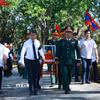 Thủ tướng Lê Minh Hưng truy điệu hài cốt liệt sỹ quân tình nguyện và chuyên gia Việt Nam tại Nghĩa trang liệt sỹ Quốc gia Đường 9 (Quảng Trị). (Ảnh: Dương Giang/TTXVN)