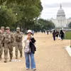 Vệ binh Quốc gia Mỹ tuần tra tại trung tâm thủ đô Washington D.C. (Ảnh: Ngọc Quang/TTXVN)