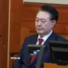 Tổng thống Hàn Quốc Yoon Suk Yeol trong phiên điều trần tại phiên tòa luận tội liên quan đến việc áp đặt thiết quân luật ở Seoul, ngày 20/2. (Ảnh: THX/TTXVN)