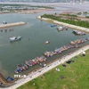 Khu neo đậu tránh trú bão Cửa Hội (xã Đan Hải, Hà Tĩnh) hiện có hàng trăm tàu thuyền đã vào neo đậu. (Ảnh: Hữu Quyết/TTXVN)