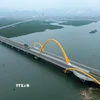 Cầu Bình Minh nối đôi bờ vịnh Cửa Lục. (Ảnh: Quốc Khánh/TTXVN)