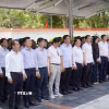 Đoàn công tác Đảng ủy Mặt trận Tổ quốc, các đoàn thể Trung ương dâng hương tại Khu mộ 10 nữ liệt sỹ thanh niên xung tại Ngã ba Đồng Lộc. (Ảnh: Hữu Quyết/TTXVN)