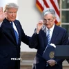 Tổng thống Mỹ Donald Trump (trái) và Chủ tịch Fed Jerome Powell tại Nhà Trắng ngày 2/11/2017. (Ảnh: REUTERS/TTXVN)