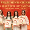 Du học sinh Việt Nam tại Trung Quốc tham gia cuộc gặp của Thủ tướng Phạm Minh Chính với cộng đồng người Việt Nam tại Trung Quốc. (Ảnh: Công Tuyên/Vietnam+)