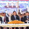 Lễ kỷ niệm 74 năm thành lập CPP diễn ra dưới sự chủ trì của Chủ tịch CPP Samdech Techo Hun Sen (giữa), Chủ tịch danh dự CPP Samdech Heng Samrin (trái) và Phó Chủ tịch CPP Samdech Thipadei Hun Manet. (Ảnh: Quang Anh/TTXVN)