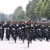 Đội hình Quân đội nhân dân Lào diễn tập tham gia diễu binh tại Lễ kỷ niệm 50 năm Ngày Giải phóng miền Nam, thống nhất đất nước của Việt Nam. (Ảnh: Văn Hướng/TTXVN)