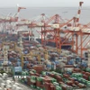 Quang cảnh cảng hàng hóa tại Tokyo, Nhật Bản. (Ảnh: Kyodo/TTXVN)