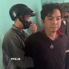 Trần Dương Hoàng (35 tuổi) ngụ ấp Thành Đông, xã Ninh Điền, tỉnh Tây Ninh bị Cơ quan chức năng bắt giữ. (Ảnh: TTXVN phát)