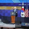 Tổng thống Mỹ Donald Trump có bài phát biểu đặc biệt tại phiên khai mạc APEC CEO Summit. (Ảnh: Khánh Vân/TTXVN)
