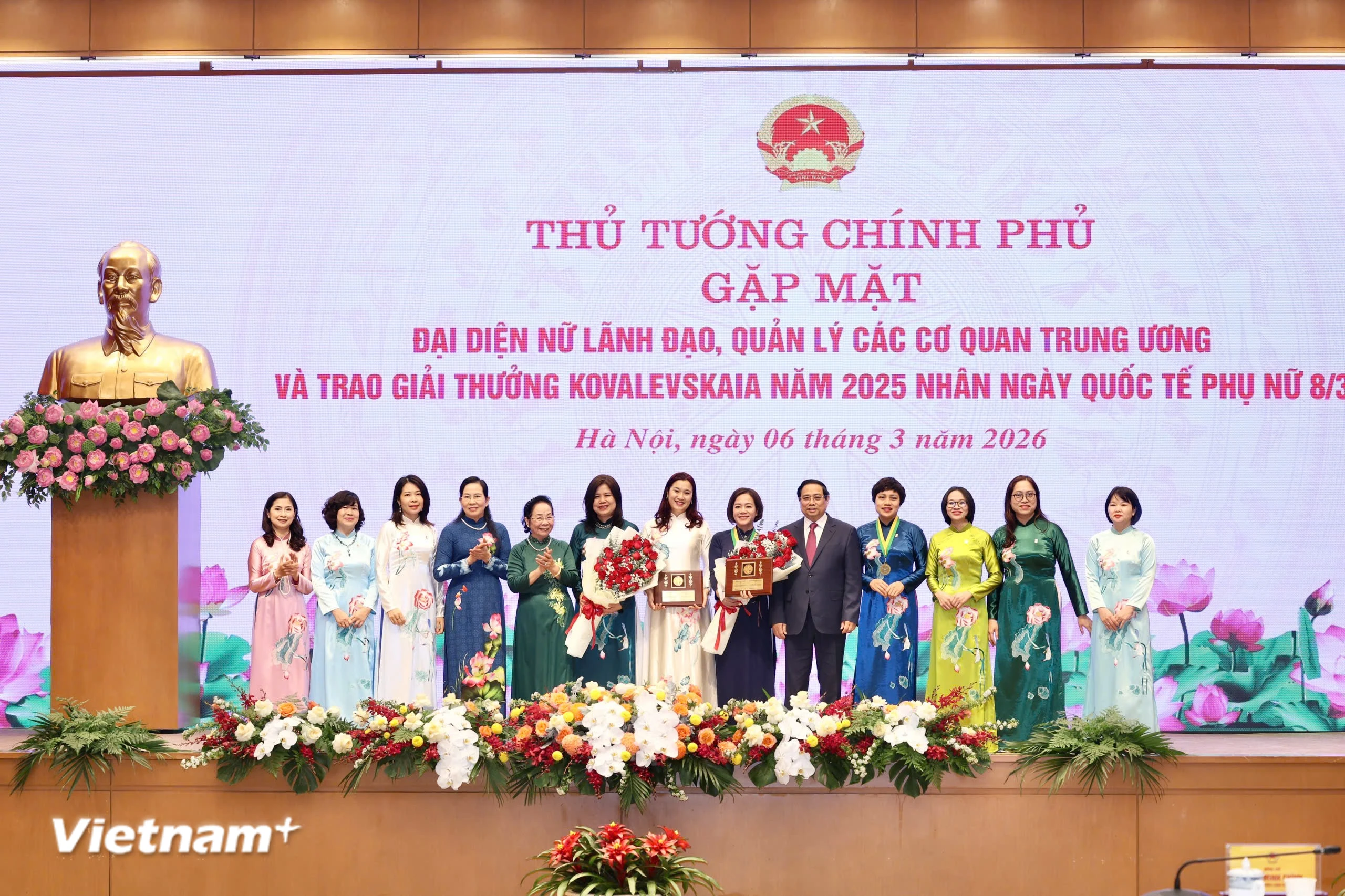 Giáo sư, Tiến sĩ Trần Thị Việt Nga nhận Giải thưởng Kovalevskaia danh giá