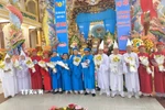 Ban Thường trực Hội thánh Cao Đài Tiên Thiên nhiệm kỳ 2025-2030 ra mắt Đại hội. (Ảnh: Huỳnh Phúc Hậu/TTXVN)