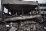 Một trường học bị phá hủy sau cuộc không kích của Israel xuống Jabalia, phía Bắc Gaza. (Ảnh: THX/TTXVN)