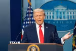 Tổng thống Mỹ Donald Trump trong một cuộc họp báo tại Nhà Trắng ở Washington, D.C. (Ảnh: THX/TTXVN)