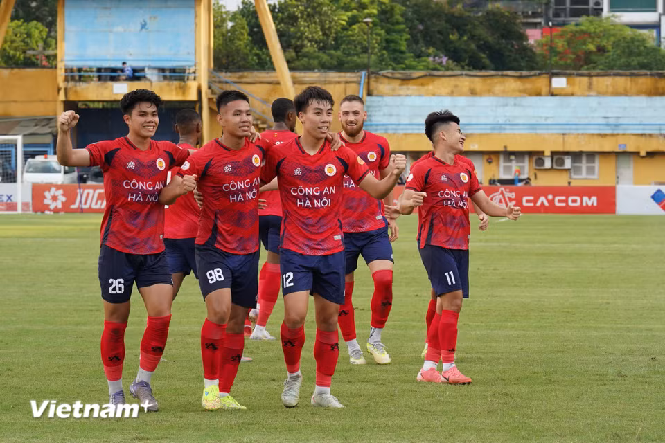 Với chiến thắng 2-0 trước Hải Phòng, Công An Hà Nội kết thúc mùa giải với 45 điểm, nhiều hơn Thể Công-Viettel đúng 1 điểm. (Ảnh: Minh Thư/Vietnam+)