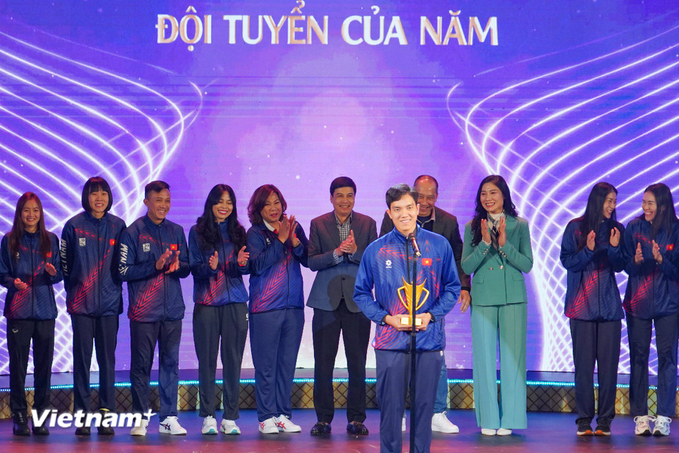 Đội tuyển Bóng chuyền Nữ Quốc gia tiếp tục gặt hái thành công ở hạng mục Đội tuyển của năm. (Ảnh: Việt Anh/Vietnam+)