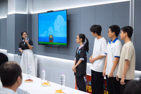 Doanh nghiệp và nhà trường 'bắt tay' tạo sân chơi lập trình cho sinh viên