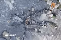 Tăng cường giám sát các nguồn thải có nguy cơ gây ô nhiễm cao. (Ảnh: Hoài Nam/Vietnam+)
