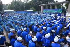 Hơn 1.000 người tham gia hưởng ứng Chiến dịch Làm cho thế giới sạch hơn 2026. (Ảnh: Tùng Đinh)
