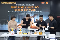 Đại diện một số hộ kinh doanh thịt chó mèo lên trải nghiệm tại sự kiện. (Ảnh: BTC cung cấp)