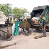 Chiều 15/8, Hải Phòng đã khẩn trương giải phóng hàng trăm tấn rác ùn ứ trong dân do… Kế hoạch 323. (Ảnh: Hoàng Ngọc/TTXVN)