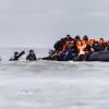 Người di cư tìm cách vượt Eo biển Manche. (Ảnh: AFP/TTXVN)