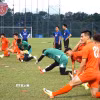 Đội tuyển Việt Nam tại buổi tập đầu tiên tại Trung tâm huấn luyện Sime Darby, bang Selangor-Malaysia. (Ảnh: Hằng Linh/TTXVN)