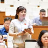 Đại biểu Quốc hội tỉnh Quảng Ninh Nguyễn Thị Thu Hà phát biểu. (Ảnh: Doãn Tấn/TTXVN)
