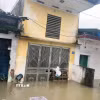 Nhiều nhà dân khu vực ven sông Đáy đã bị nước ngập. (Ảnh: Thanh Tuấn/TTXVN)