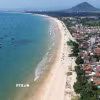 Bãi biển Làng chài Long Thủy (Đắk Lắk) thu hút du khách đến trải nghiệm. (Ảnh: Tuấn Anh/TTXVN)