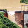 Hiện trường đập thủy điện Bắc Khê (Lạng Sơn) bị vỡ chiều 7/10/2025. (Ảnh: TTXVN phát)