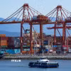 Quang cảnh cảng hàng hóa tại Vancouver, Canada. (Ảnh: THX/TTXVN)