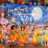 Tiết mục múa "Lồng đèn Trung Thu và trăng tròn tròn." (Ảnh: Thu Hằng/TTXVN)