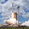Hình ảnh một tên lửa đẩy của SpaceX rời bệ phóng. (Ảnh: THX/TTXVN)