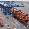 Bốc xếp hàng hóa xuất khẩu ở cảng Container Quốc tế Hải Phòng, thị trấn Cát Hải, huyện Cát Hải, thành phố Hải Phòng. (Ảnh: Vũ Sinh/TTXVN)